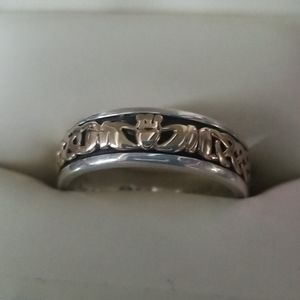 Irish Claddaugh Wedding Band sz 5